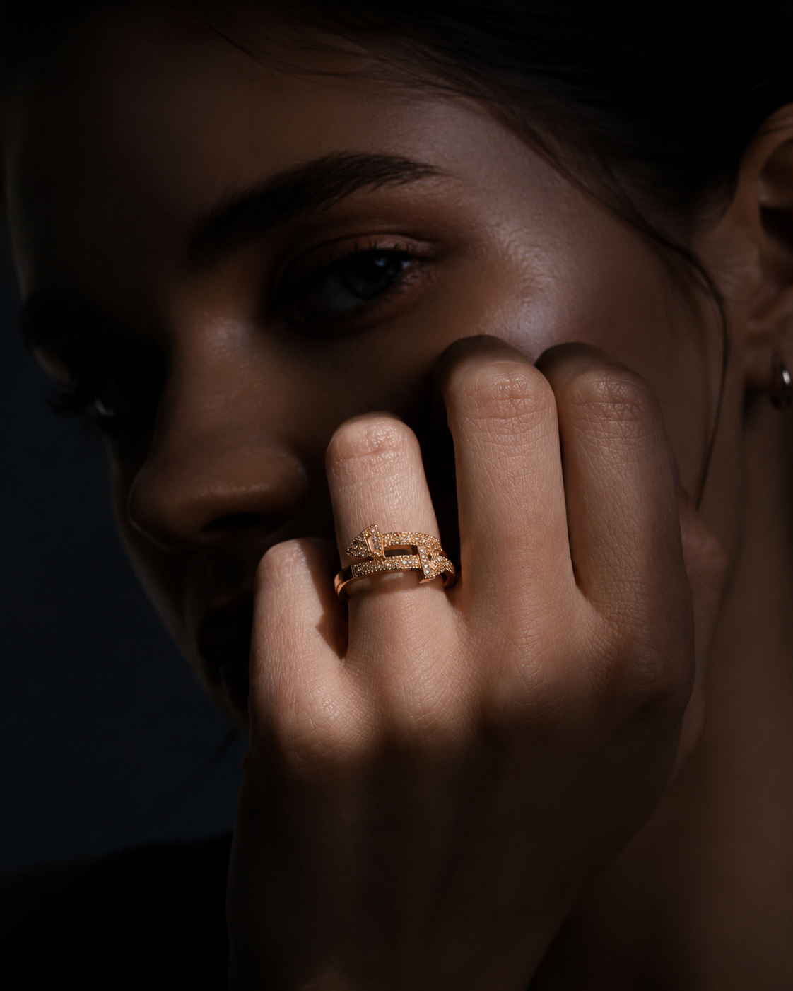 The Golden Bow Ring - Image 3