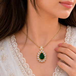 Luxury Gold-Tone Emerald Green Teardrop Halo Pendant Necklace for Women