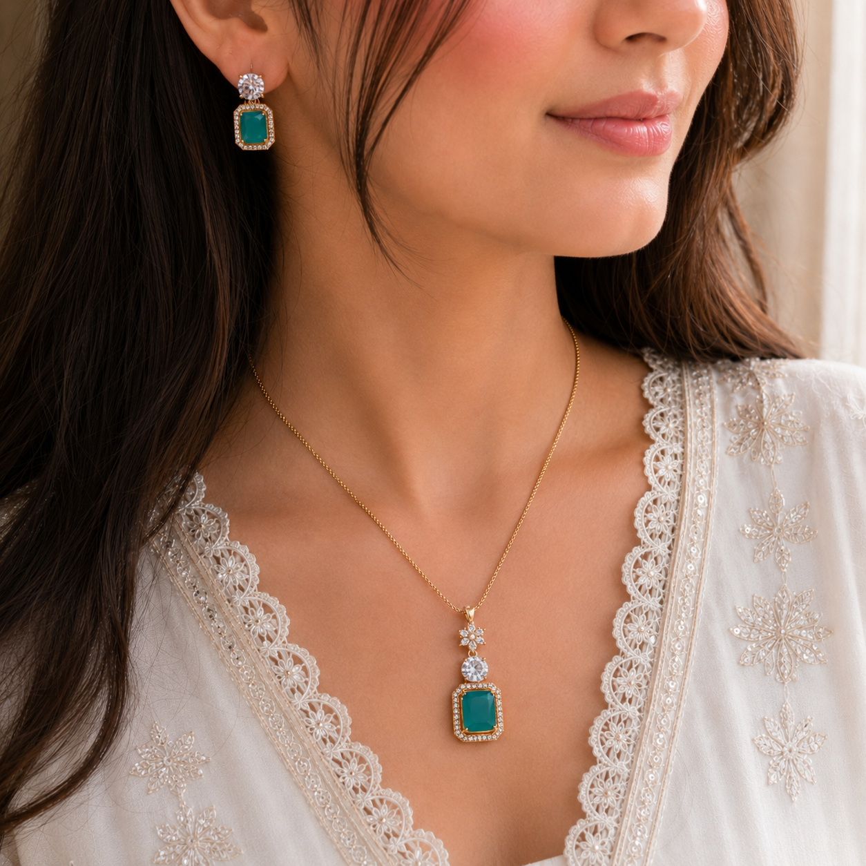 Emerald Majesty Pendant & Earrings Set - Image 5